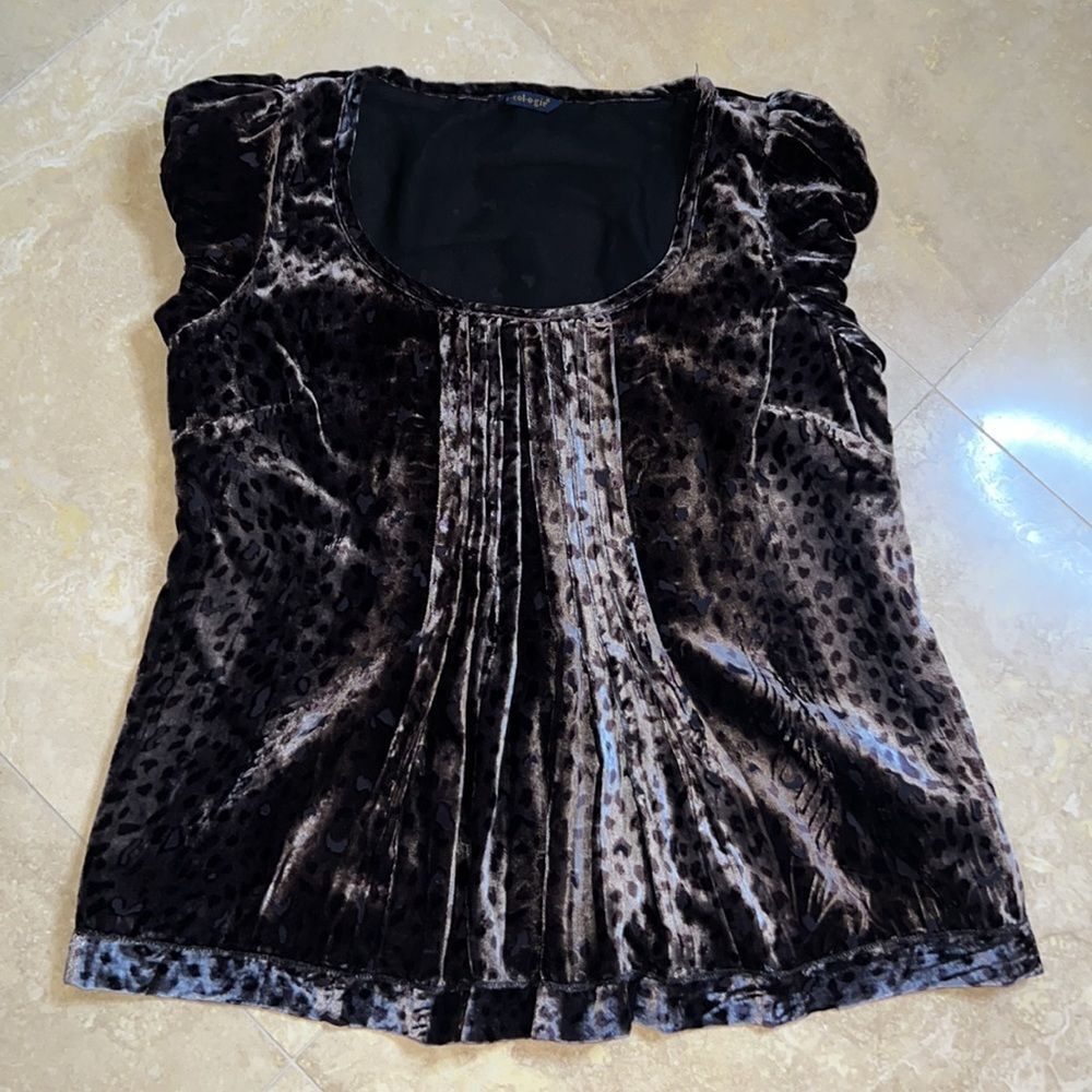 💕Cute Top💕  - Picture 3 of 6